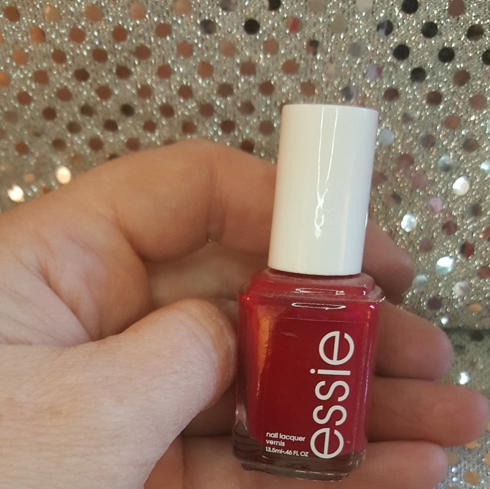 essie Jump in My Jumpsuit Holiday Red